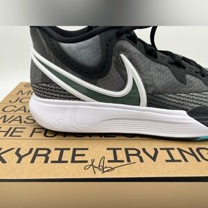 NIB Nike Kyrie 8 "Orca" sneaker Men’s size 11